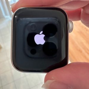 Apple Watch SE Series 2 40 mm like new